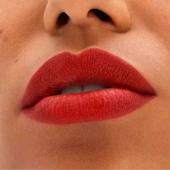 “MAC - LOCKED KISS” 24 HOUR LIPSTICK - Picture 4 of 6